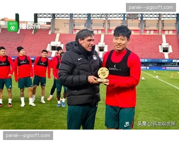 河南队阵容保持稳定:主帅拉莫斯留任,负6分开局保级形势相对乐观 河南队阵容保持稳定:主帅拉莫斯留任,负6分开局保级形势相对乐观